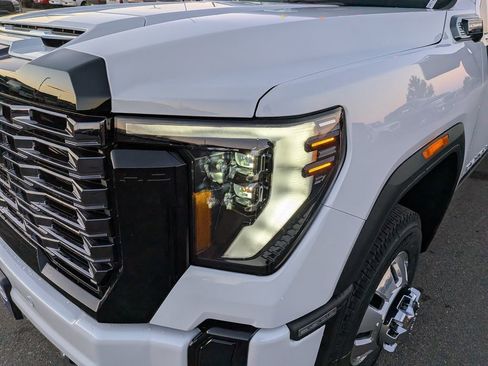 New 2026 GMC Sierra 3500 Denali Ultimate AWD/4WD image 14