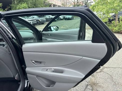 Used 2023 Hyundai Elantra SEL w/ Convenience Package FWD image 31