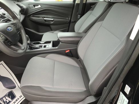 Used 2017 Ford Escape SE image 11
