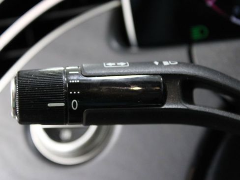 Used 2025 Mercedes-Benz E 350 Sedan image 27