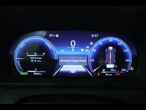 Used 2023 Toyota Crown Limited image 25