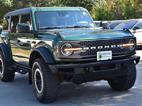 Certified 2023 Ford Bronco Badlands w/ Sasquatch Package AWD/4WD image 4