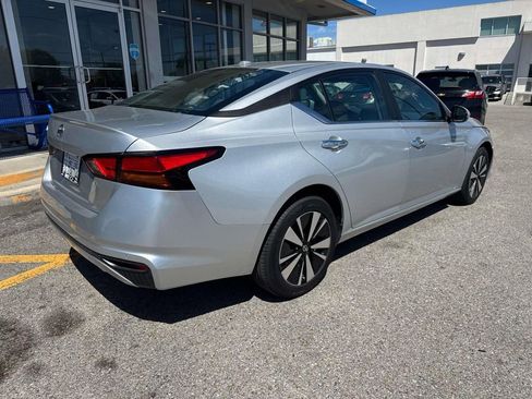 Used 2022 Nissan Altima 2.5 SV AWD/4WD image 7