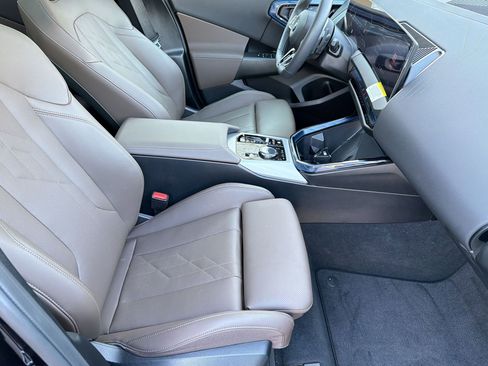 Used 2025 BMW X3 xDrive30i w/ Premium Package image 28