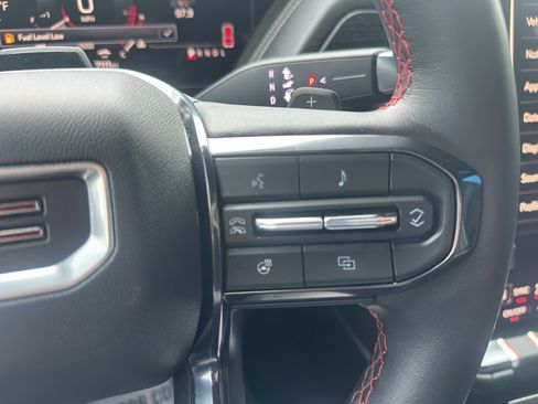 Used 2025 GMC Yukon AT4 Ultimate image 25