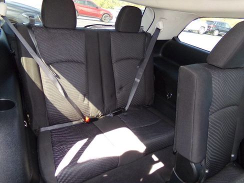 Used 2017 Dodge Journey SE w/ Flexible Seating Group image 23