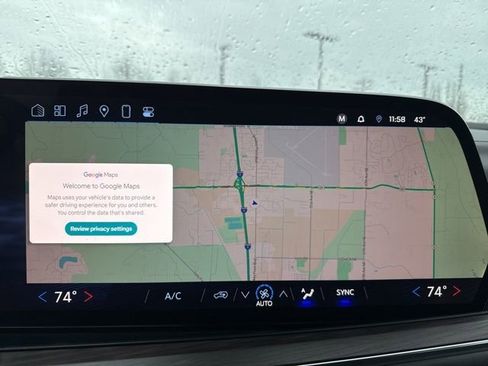 Used 2025 Chevrolet Suburban LS image 29