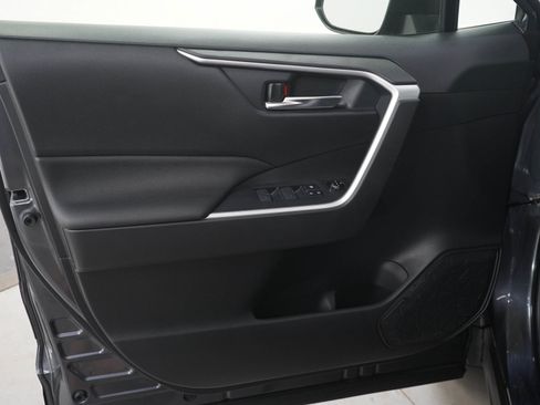 Used 2022 Toyota RAV4 XLE AWD/4WD image 20