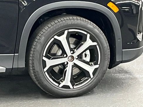 New 2025 Volkswagen Tiguan SE image 39