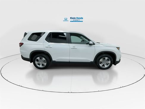 New 2025 Honda Pilot EX-L image 3