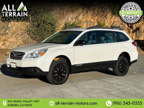 Used 2011 Subaru Outback 2.5i AWD/4WD image 1