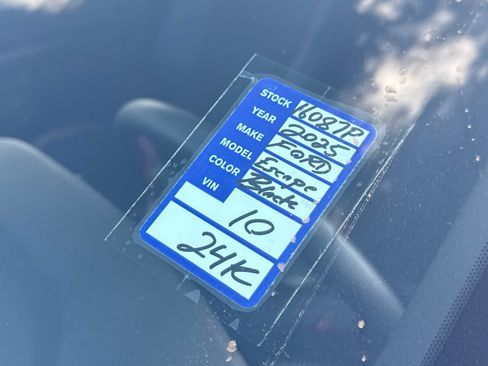 Used 2025 Ford Escape ST-Line AWD/4WD image 25