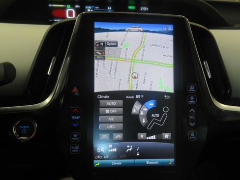 Used 2018 Toyota Prius Prime Premium FWD image 37