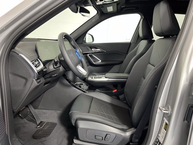 Used 2026 BMW X1 xDrive28i w/ Technology Package AWD/4WD image 11