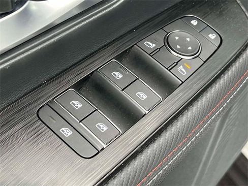 Used 2025 Nissan Kicks SR image 19