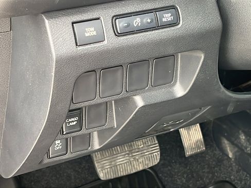 Used 2022 Nissan Frontier SV image 13