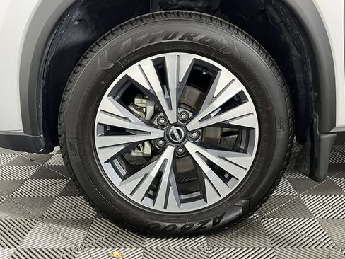 Used 2023 Nissan Rogue SV image 20