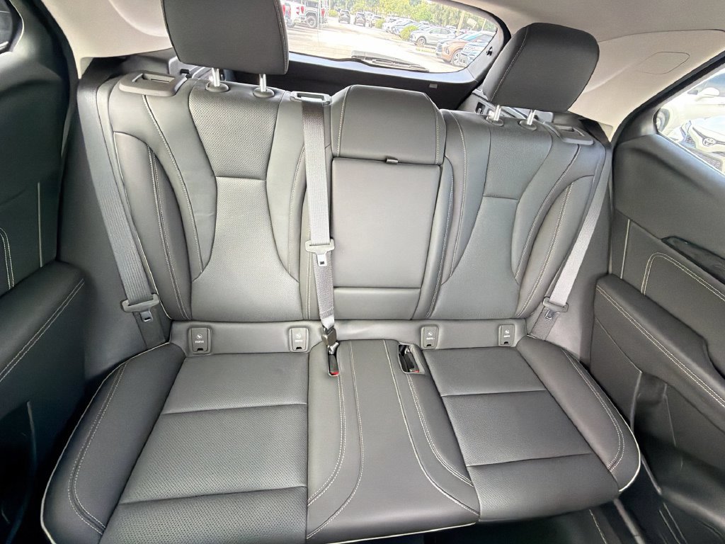 Used 2023 Buick Envision Essence AWD/4WD image 14
