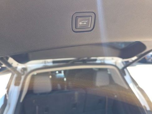 Used 2019 Buick Enclave Essence AWD/4WD image 12