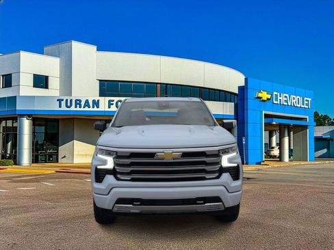 New 2026 Chevrolet Silverado 1500 High Country AWD/4WD image 8