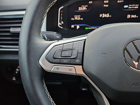 Certified 2023 Volkswagen Atlas SE image 18