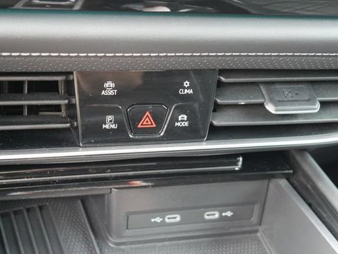 Used 2025 Volkswagen Atlas SEL Premium R-Line AWD/4WD image 23