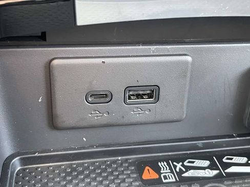 Used 2025 Buick Envision Avenir image 21