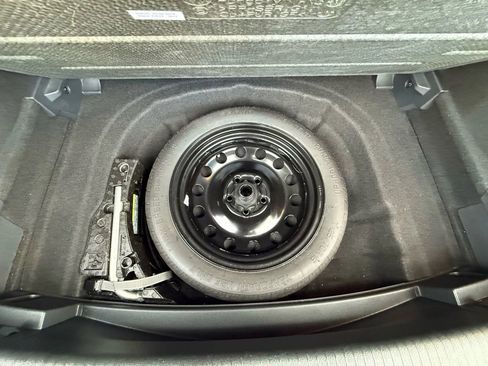 Used 2016 Volkswagen Golf S image 13