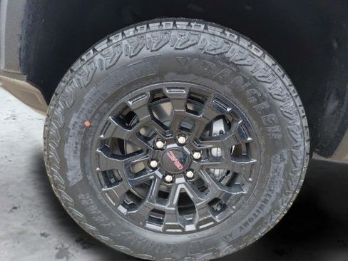 New 2026 GMC Canyon Elevation w/ Convenience Package image 37