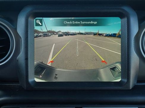 Used 2023 Jeep Gladiator Sport image 27