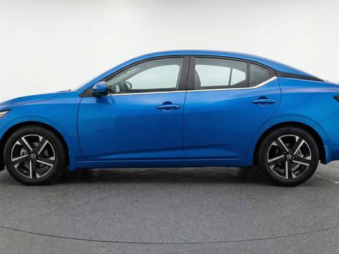 Used 2025 Nissan Sentra SV image 5