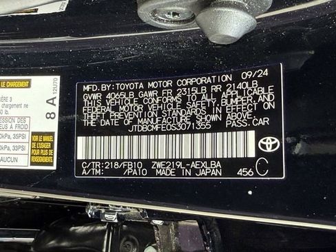 Used 2025 Toyota Corolla LE image 33