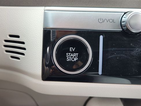 Used 2025 Hyundai Ioniq 6 SEL image 23