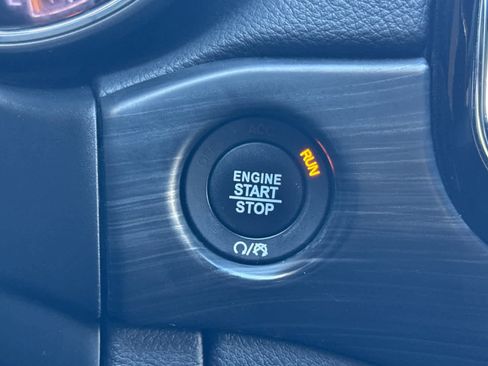 Used 2020 Jeep Grand Cherokee Altitude AWD/4WD image 24