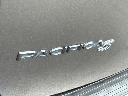 Used 2020 Chrysler Pacifica Limited w/ Advanced Safetytec Group image 15