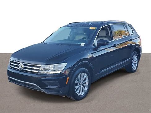 Used 2018 Volkswagen Tiguan SE image 2