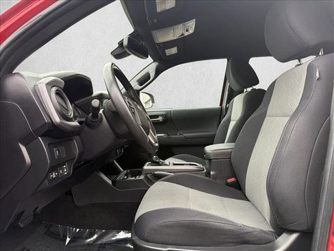 Certified 2022 Toyota Tacoma TRD Sport image 11