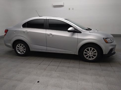 Used 2019 Chevrolet Sonic LT w/ Convenience Package FWD image 11