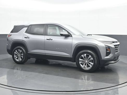 Used 2026 Chevrolet Equinox LT AWD/4WD image 8