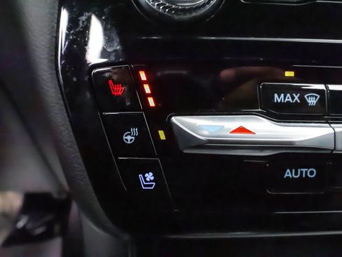 Used 2022 Ford Explorer Limited w/ Limited Technology Package image 10