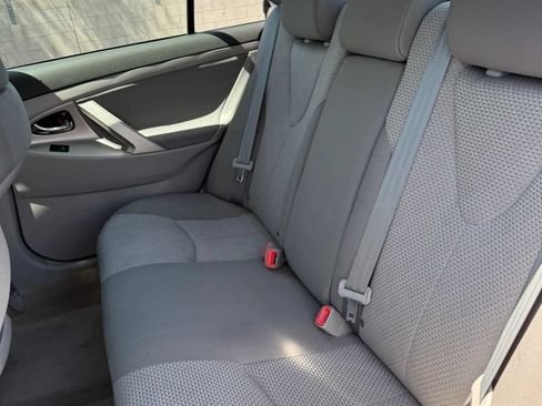 Used 2010 Toyota Camry LE FWD image 9