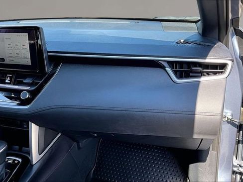 Used 2024 Toyota Corolla Cross SE image 21