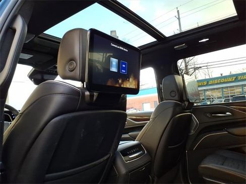 Certified 2023 Cadillac Escalade Premium Luxury Platinum image 13