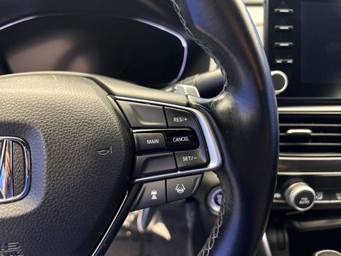 Used 2018 Honda Accord Sport image 16