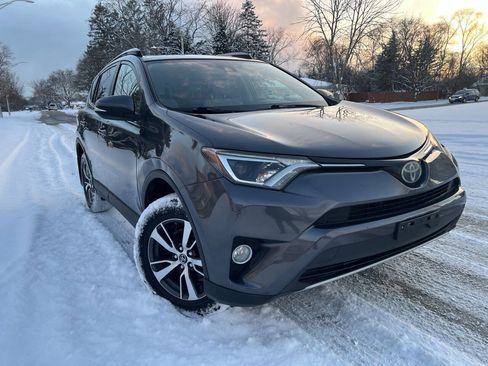 Used 2017 Toyota RAV4 XLE image 1