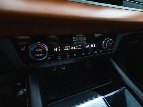 Used 2024 Mitsubishi Outlander SEL image 15