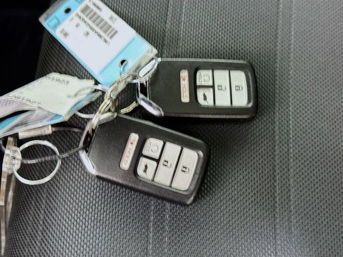 Used 2017 Honda CR-V EX image 32