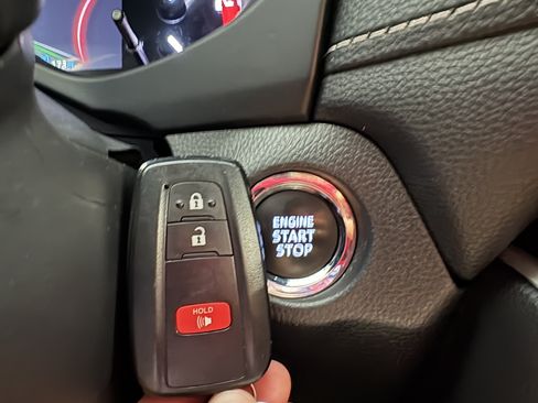 Used 2025 Toyota RAV4 XLE FWD image 29