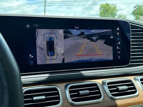 Used 2024 Mercedes-Benz GLS 580 4MATIC image 27