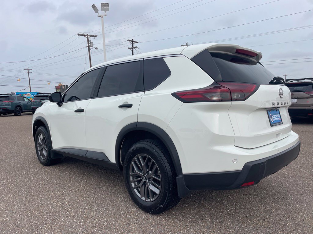 Certified 2025 Nissan Rogue S FWD image 5